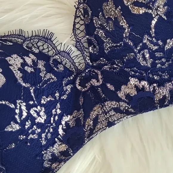 Victoria's Secret Wireless Lace Floral Metallic Lightly Lined Bra Womens 34D - Picture 6 of 11